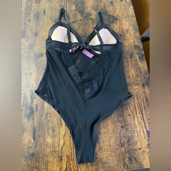 Lace Teddy/ lingerie  - Picture 10 of 15